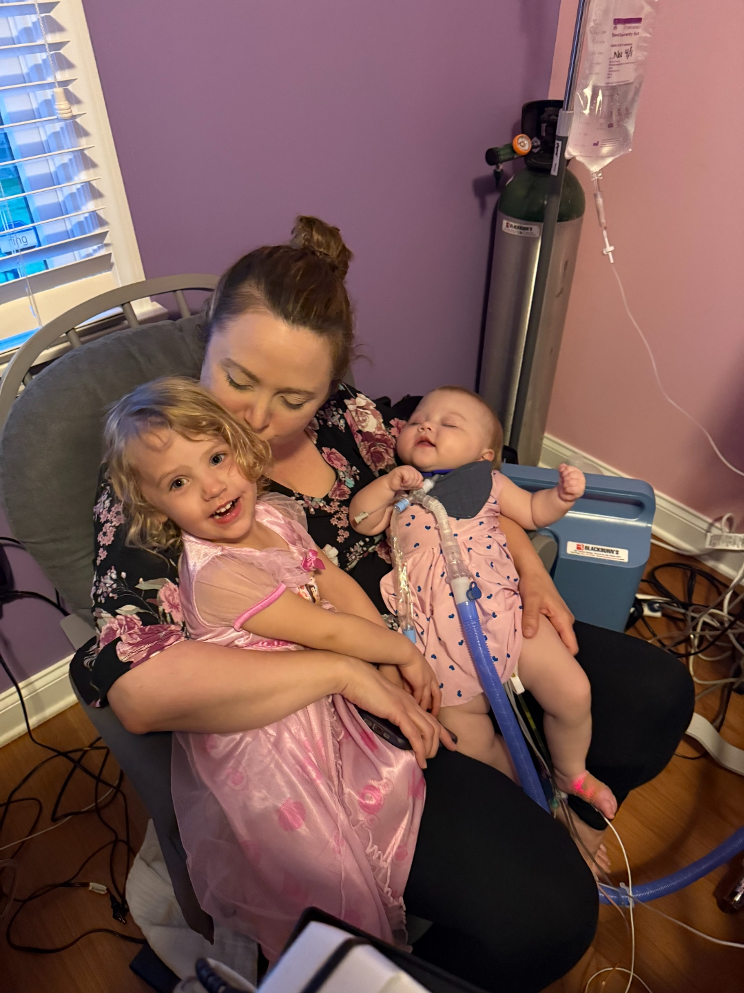 Iris with her mom and sister